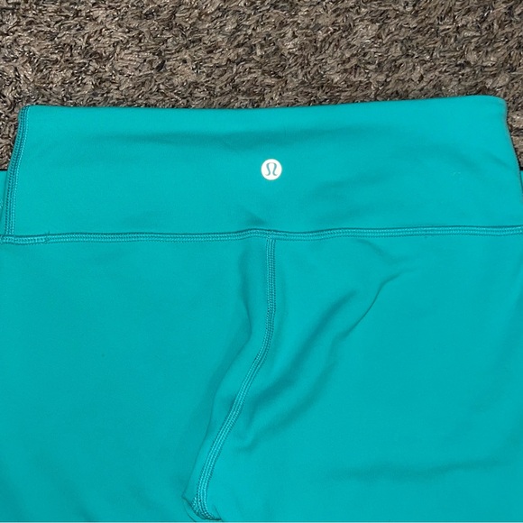 Lululemon - Picture 2 of 5